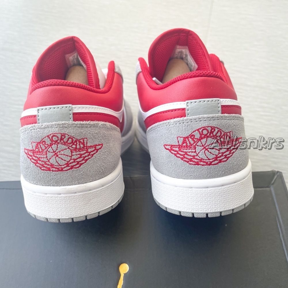 Air Jordan 1 Low Men’s Smoke Grey Red - Picture 5 of 5